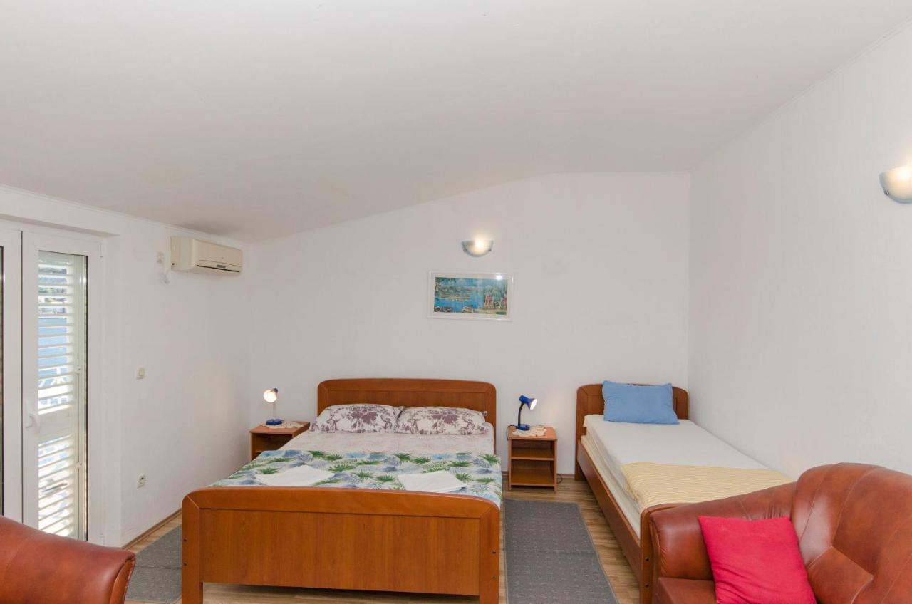 Apartments And Rooms Nike Sobra Chambre photo