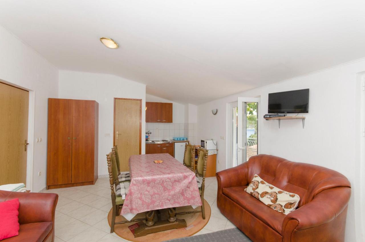 Apartments And Rooms Nike Sobra Chambre photo