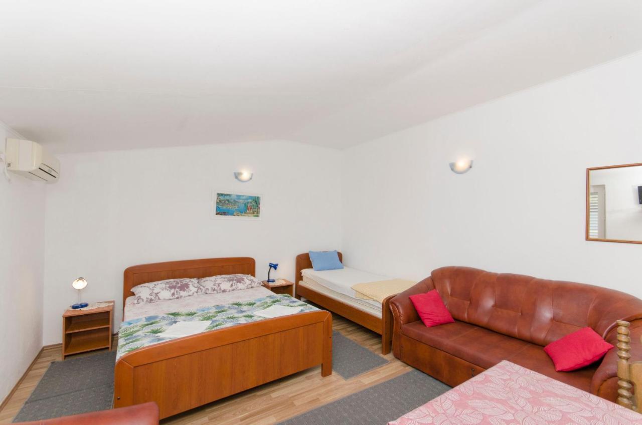 Apartments And Rooms Nike Sobra Chambre photo