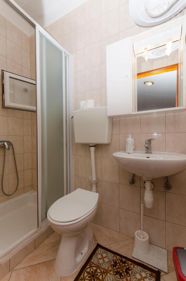 Apartments And Rooms Nike Sobra Chambre photo